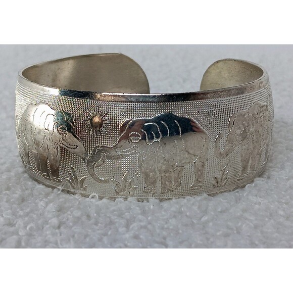 Vintage Silvertone Elephant Cuff Bracelet 7.5 in - Picture 3 of 12